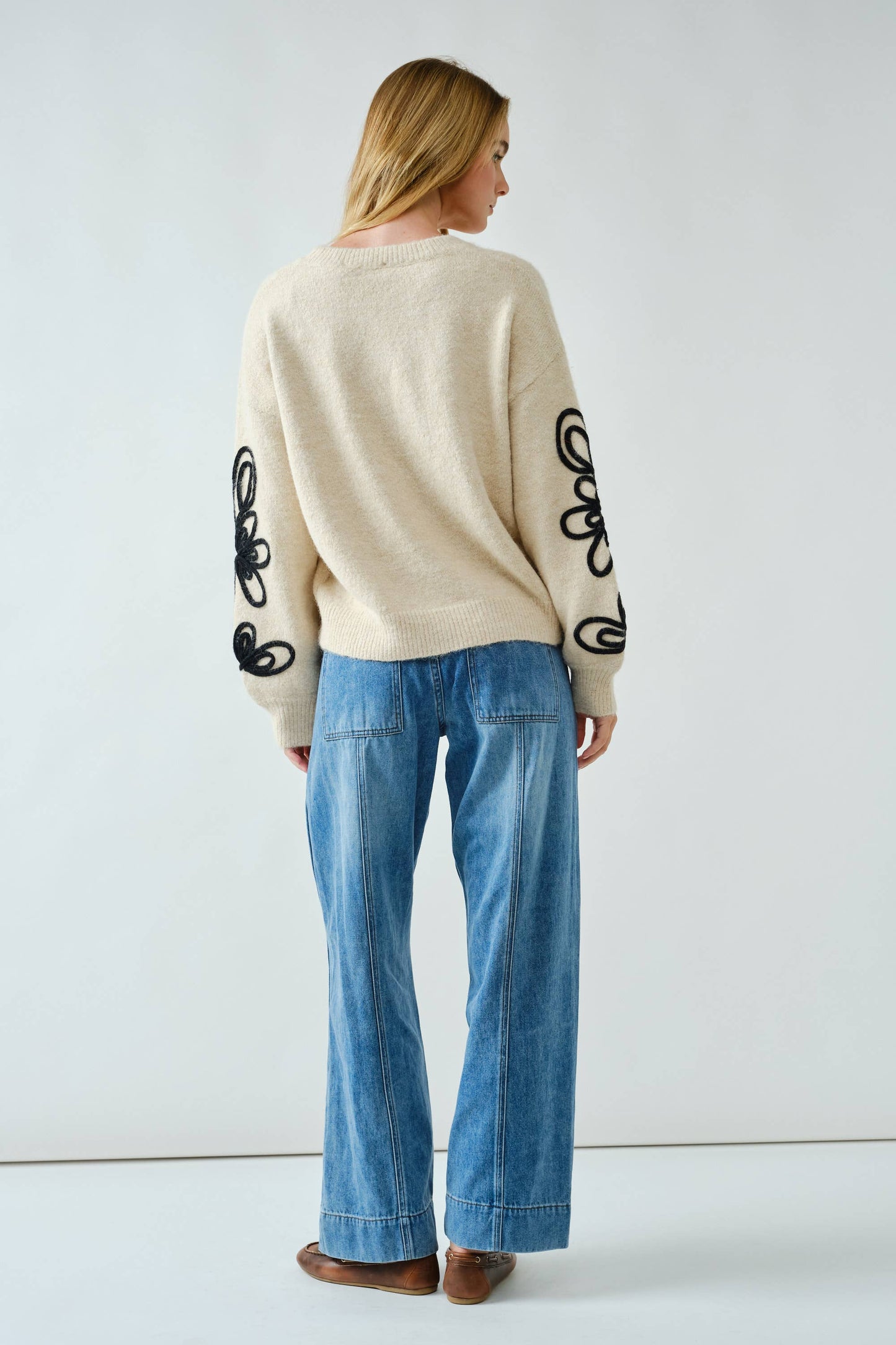 EMBROIDERED DETAIL PULLOVER SWEATER TOP