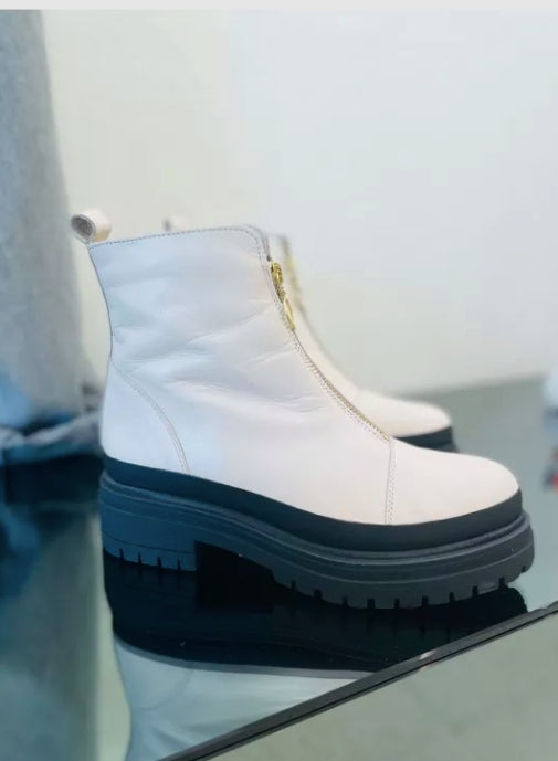 Cream White Zip Boots