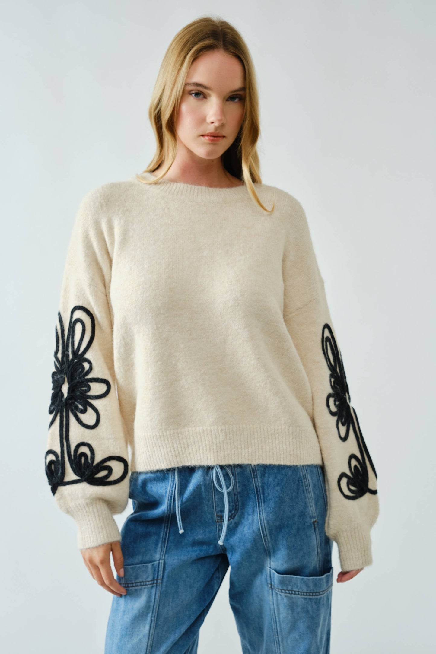 EMBROIDERED DETAIL PULLOVER SWEATER TOP