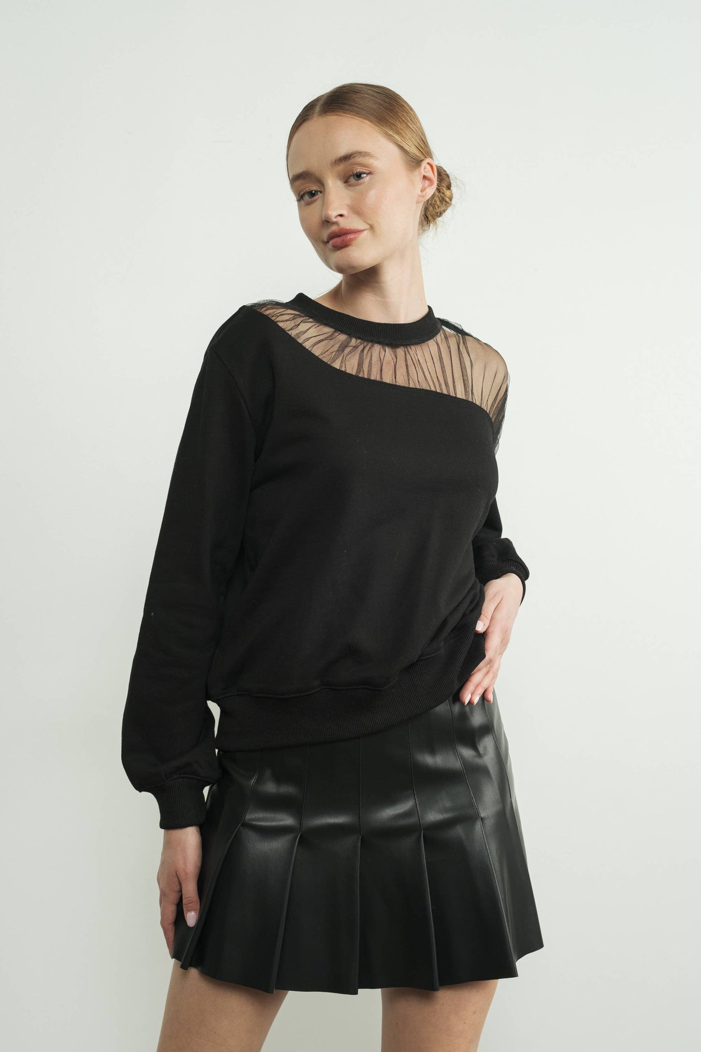 CREWNECK SWEATER W ASSYMETRICAL TULLE SHOULDER