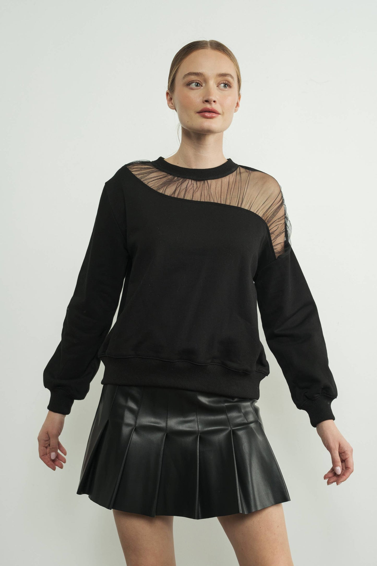 CREWNECK SWEATER W ASSYMETRICAL TULLE SHOULDER