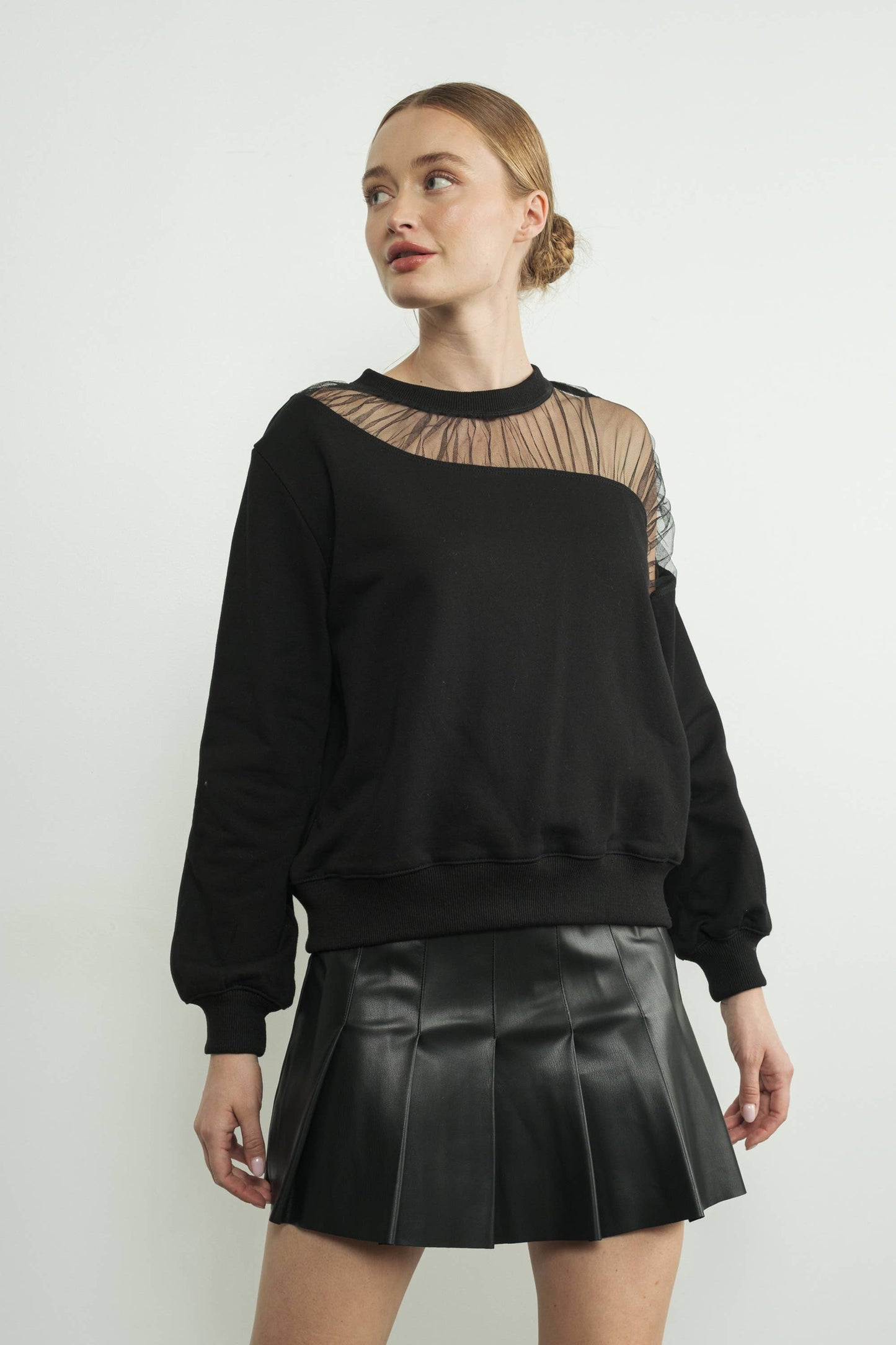 CREWNECK SWEATER W ASSYMETRICAL TULLE SHOULDER